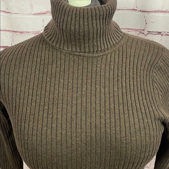 GAP Chocolate Ribbed Turtleneck Sweater - Picture 2 of 6